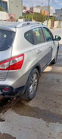 نيسان قاشقاي